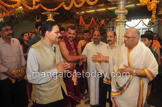 Chandra Kumar Bose, the grandson of  renowned freedom fighter Netaji  Subhas Chandra Bose visited the Shree Venkataramana Temple at Carstreet